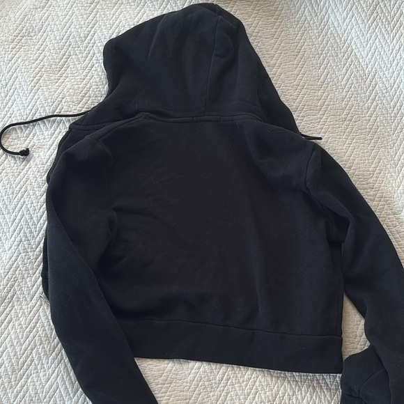 Brandy Melville cropped black zip up hoodie - Picture 4 of 4
